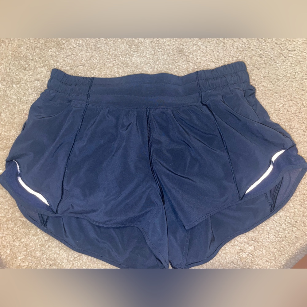 Lululemon hottie hot 2.5 shorts